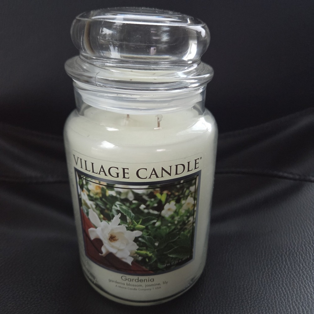 Village Candle Gardenia Jasmine Lily Retired 2 Wick 21.25 Oz Made in Maine USA